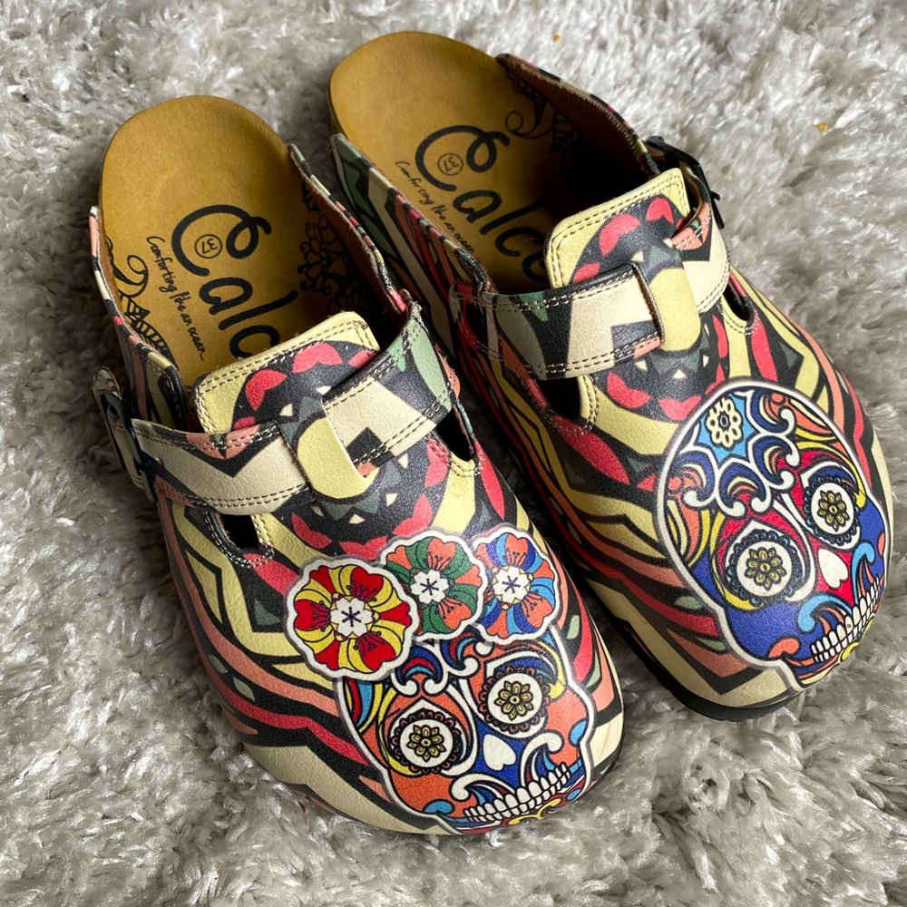 Skull Multiple color birkenstock style clogs
